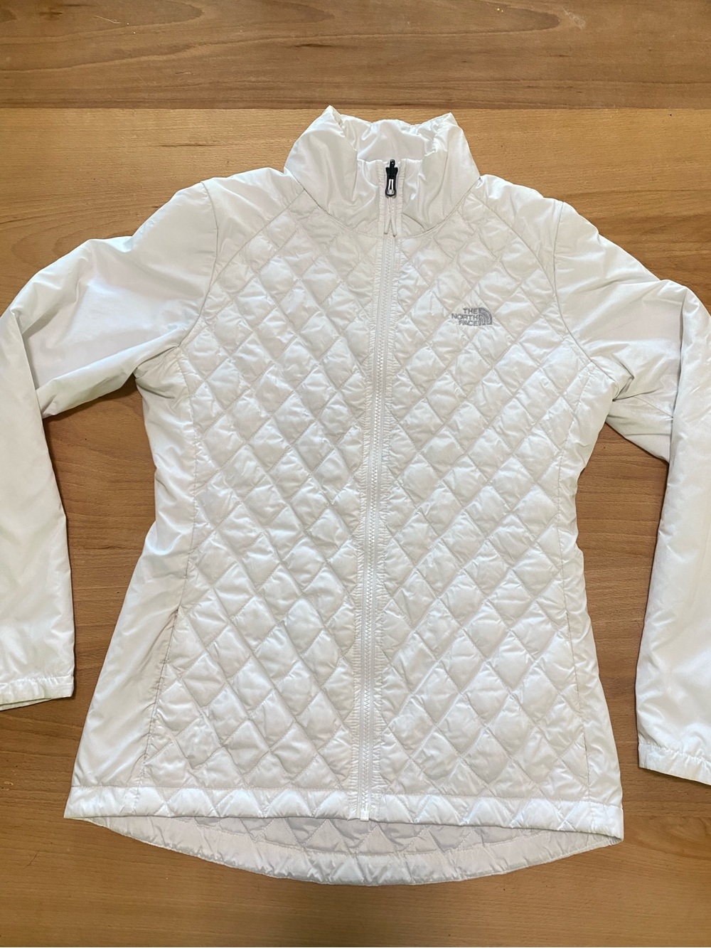 The North Face Women's White Diamond-Quilted Insulated Puffer Jacket Small